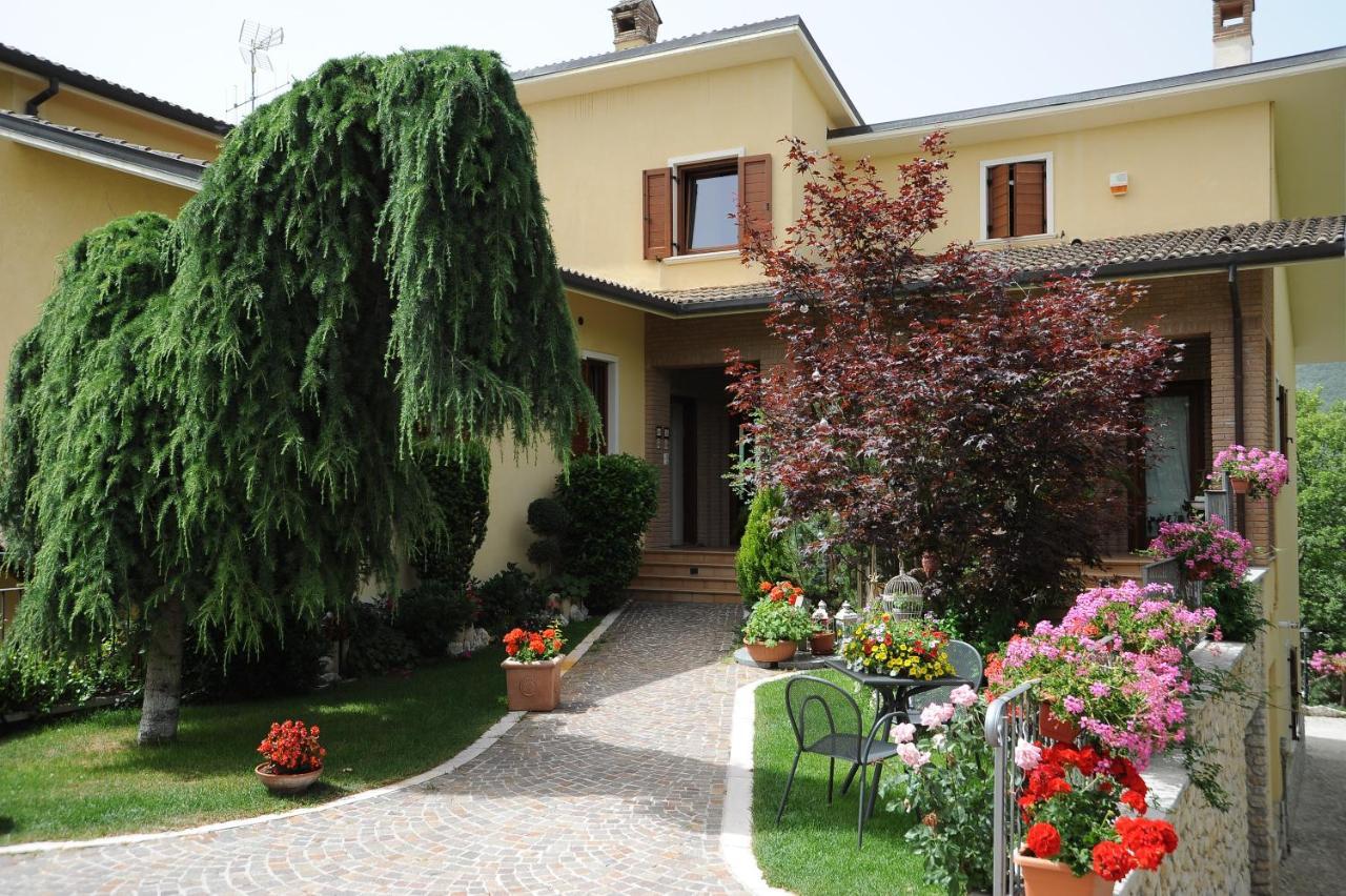 Affittacamere Fule Fontecchio Exterior photo